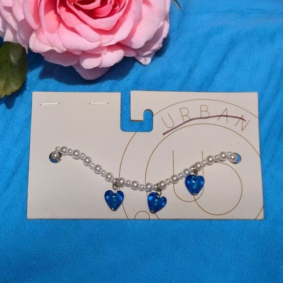 NEW Urban Outfitters Pearl and Blue Heart Necklace - Picture 1 of 1